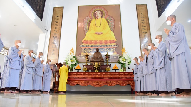 Lễ truyền giới Sa di Phương Trượng